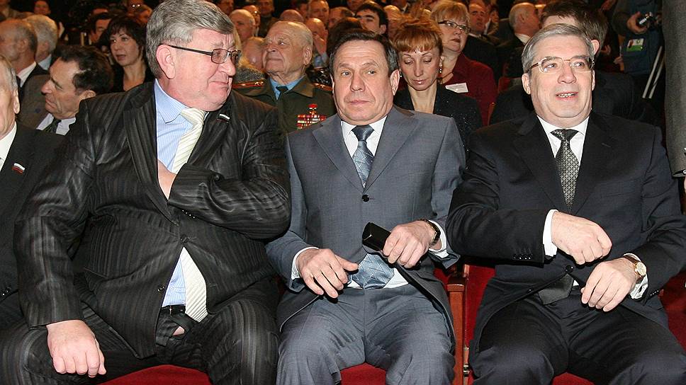 Лидер регионального отделения «Единая Россия» Алексей Беспаликов, мэр Владимир Городецкий и губернатор Виктор Толоконский, 2009 год.