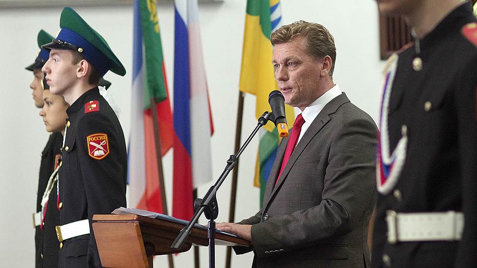 Мэр Саяногорска Михаил Валов во время торжественной церемонии вступления в должность