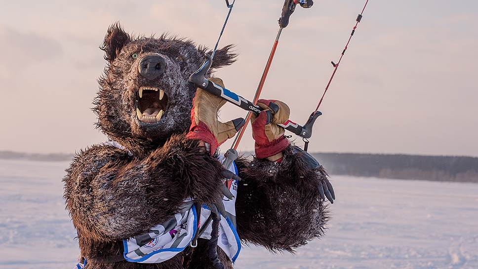 Этот Кубок Сибири по сноукайтингу и зимнему виндсерфингу в акватории Обского моря стал десятым по счету