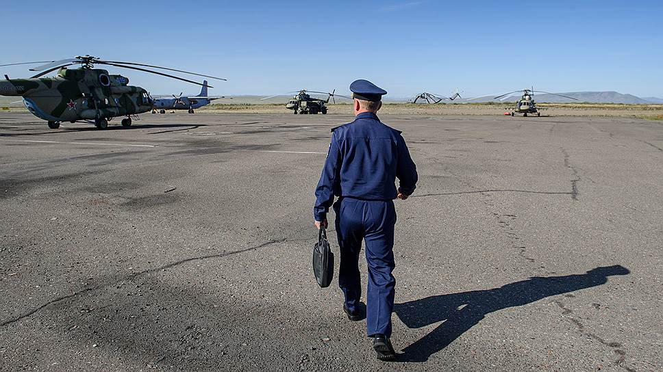 Действия военных с воздуха прикрывали вертолеты Ми-8 АМТШ