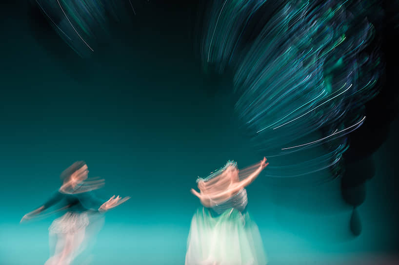 &lt;a href=&quot;/gallery/4173953&quot;>Генеральная репетиция&lt;/a> балета «Драгоценности» Джорджа Баланчина в Новосибирском оперном театре. Премьера состоялась 29 ноября на большой сцене учреждения