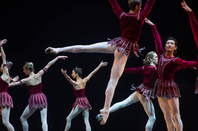 Второая часть балета &quot;Драгоценности&quot; Джорджа Баланчина &quot;Рубины&quot;
