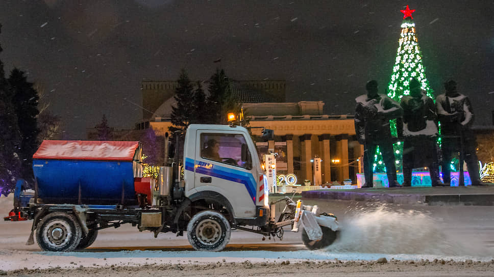 Уборка снега в Новосибирске 