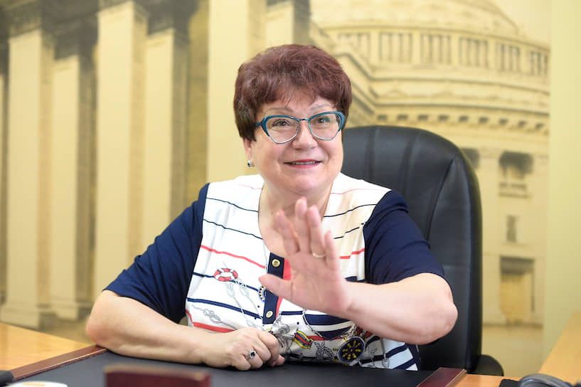 Министр культуры Новосибирской области Наталья Ярославцева во время интервью специально для «Ъ-Сибирь» 