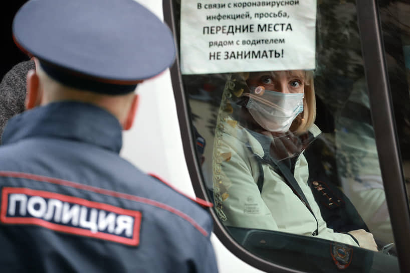 В Омске усилили контроль за соблюдением пассажирами общественного транспорта масочного режима