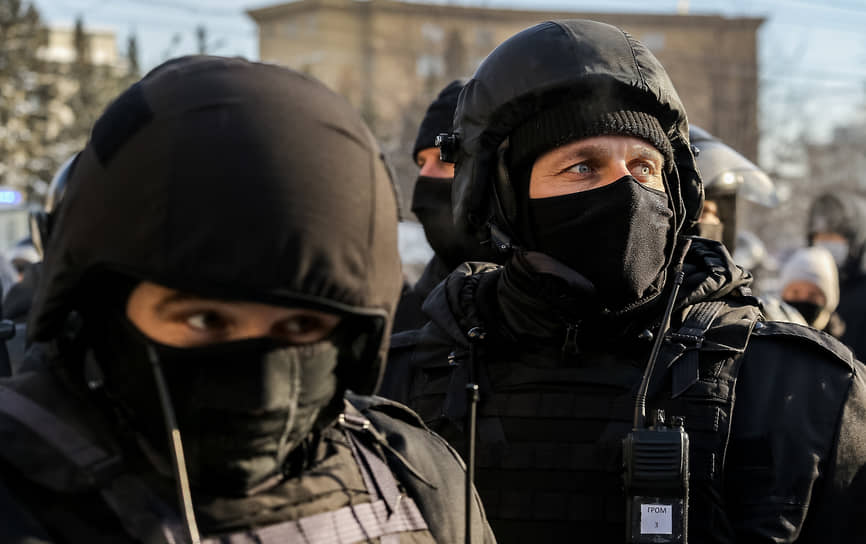 Несанкционированная акция в поддержку оппозиционера Алексея Навального в Новосибирске