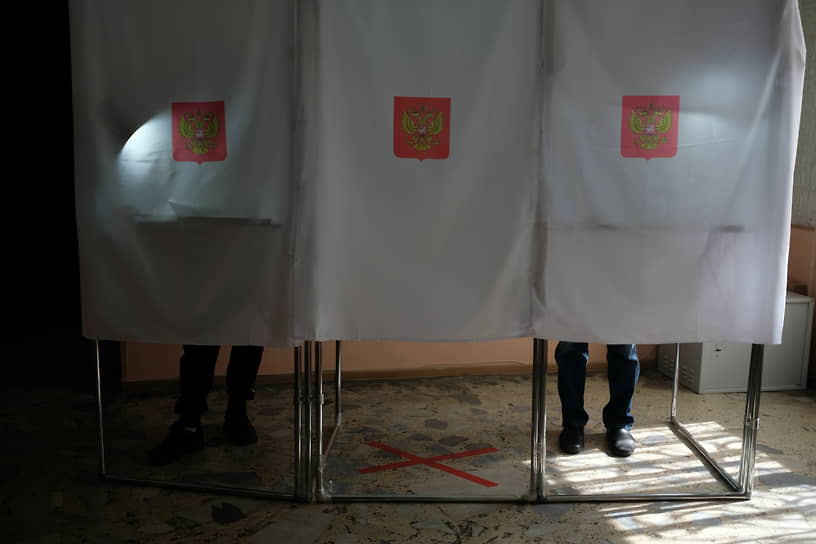 Работа одного из избирательных участков в Прокопьевске