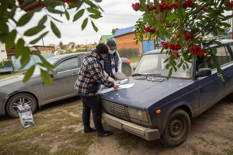 Выездное голосование в селе Ленинское в Новосибирском районе