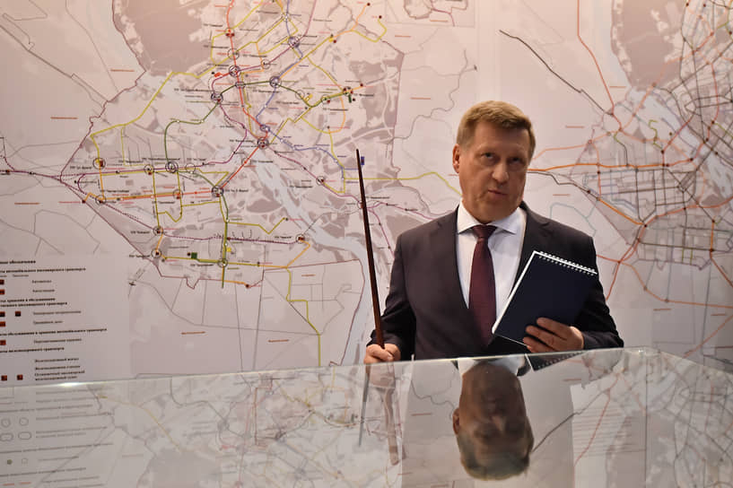 Мэр Новосибирска Анатолий Локоть во время выступления на X Международном Сибирском транспортном форуме