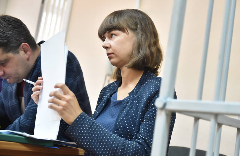 Заседание суда по делу депутата городской Думы Томска Ксении Фадеевой, обвиняемой в организации экстремистского сообщества и участии в НКО