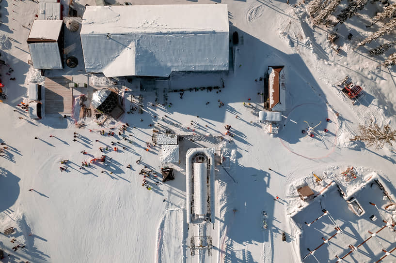 Виды горнолыжного курорта Шерегеш в Кемеровской области. Подъемники на трассе
