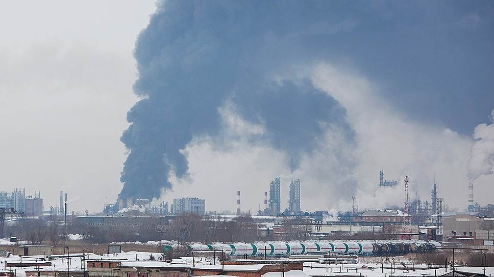 Атмосферное омске. Омск загрязнение. Загрязнение воздуха в Омске. Омск загрязненный город. Омск экология города.