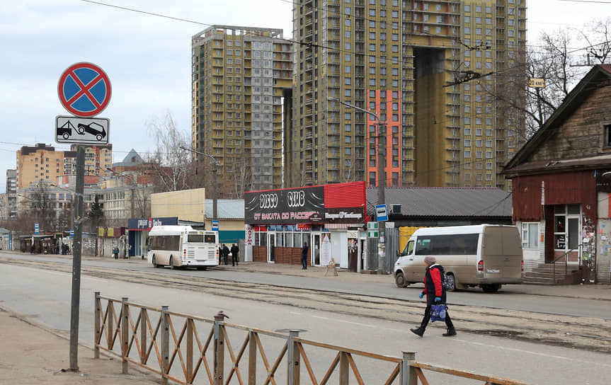 Около центральный. В Перми около Москвы.