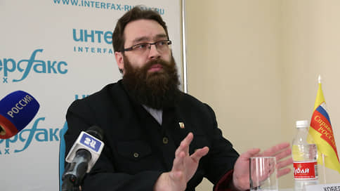 Спикер заксобрания вручил удостоверение новому депутату