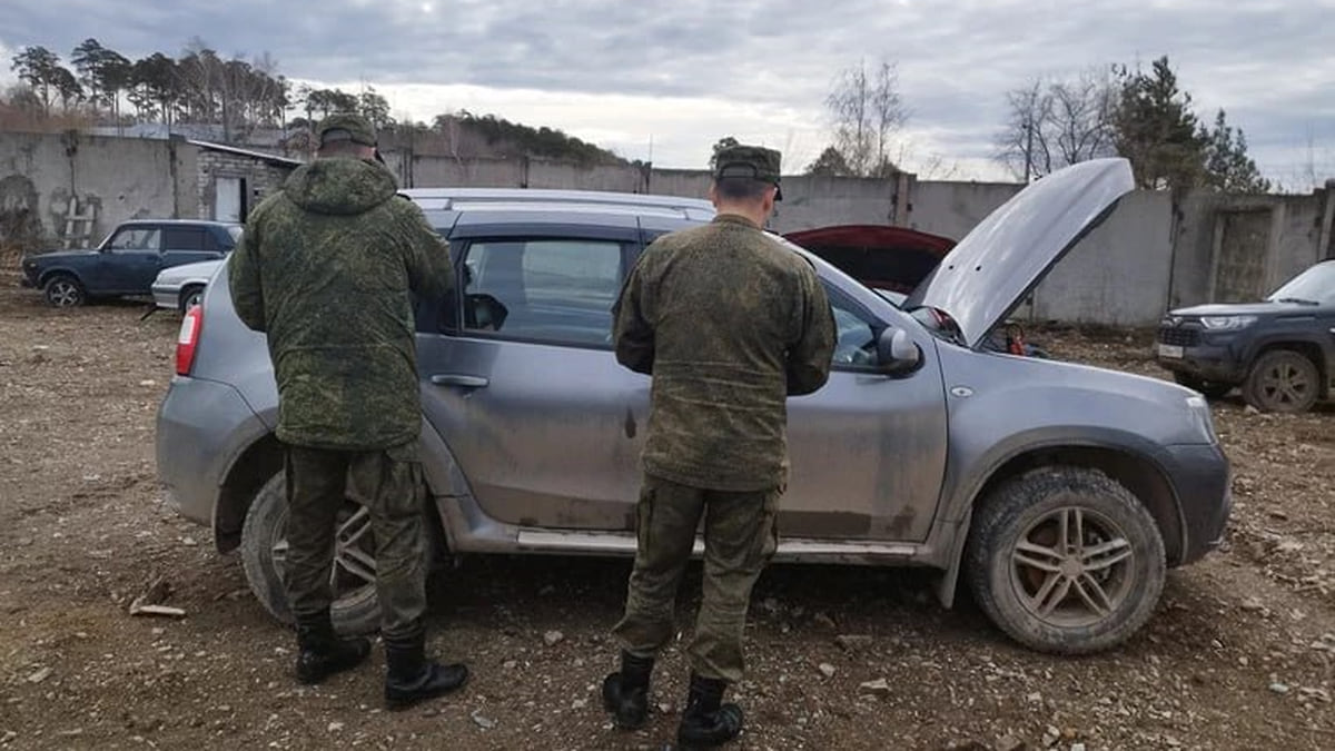 Краевые приставы передают конфискованные автомобили нетрезвых водителей на  нужды СВО – Коммерсантъ Пермь