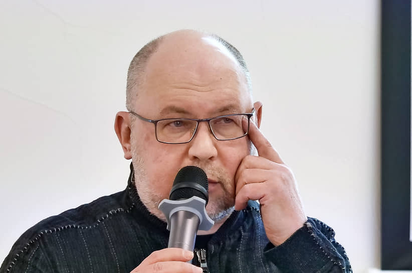 писатель Алексей Иванов во время выступления с лекцией в Уфе, 2022 год