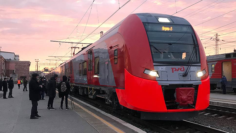 «Ласточка» — скоростной электропоезд, созданный в компании «Siemens AG» для российских железных дорог на основе платформы «Siemens Desiro».