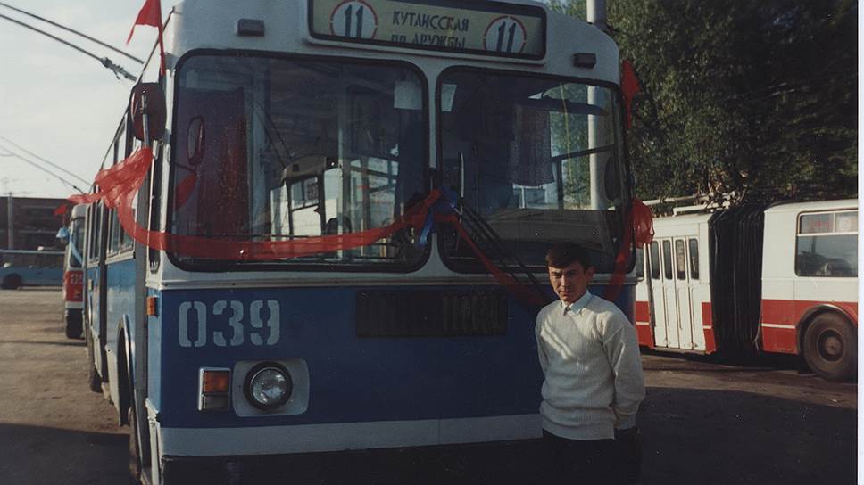 Когда-то троллейбусы курсировали до микрорайона Октябрьский. Троллейбус давно закрытой ветки маршрута №11. 1980-е годы.