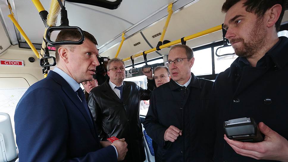 Губернатор Максим Решетников призвал городские власти оборудовать салоны автобусов стационарными валидаторами.