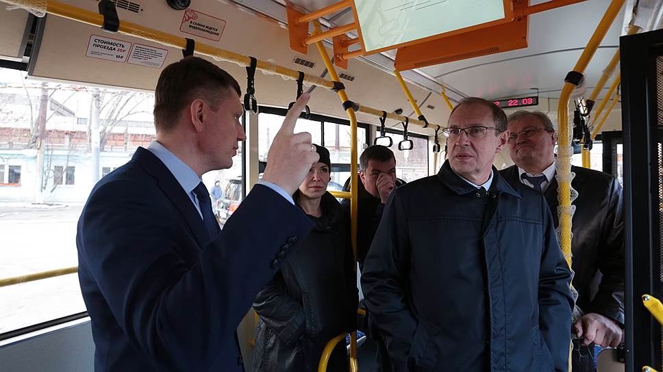 В автобусах есть система учета пассажиров, которая передает данные о пассажиропотоке в диспетчерскую.
