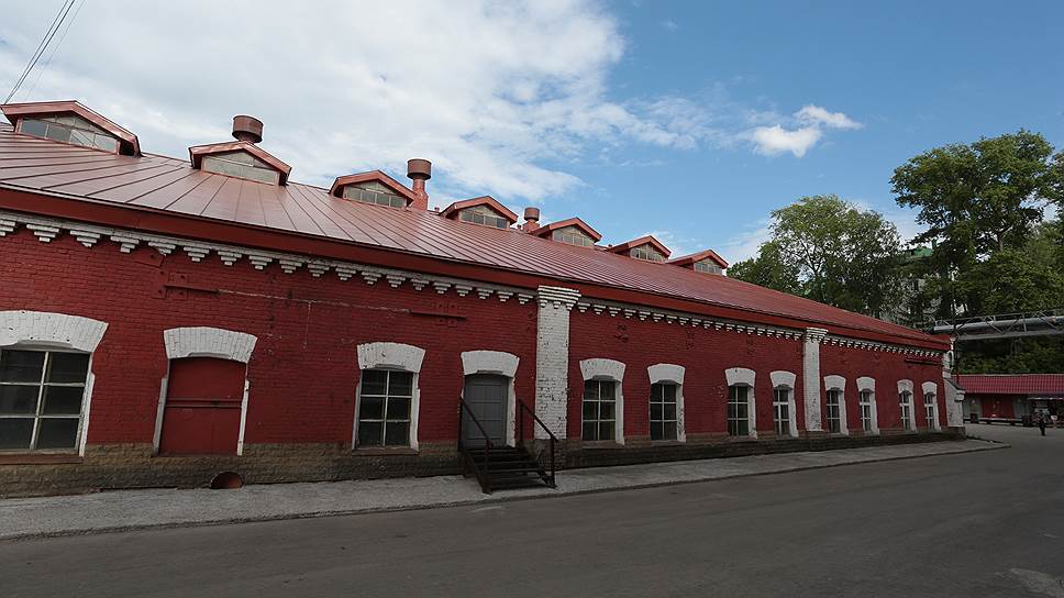 Завод имени Шпагина краевые власти купили в 2017 году за 444,5 млн руб. для создания культурно-рекреационного пространства.