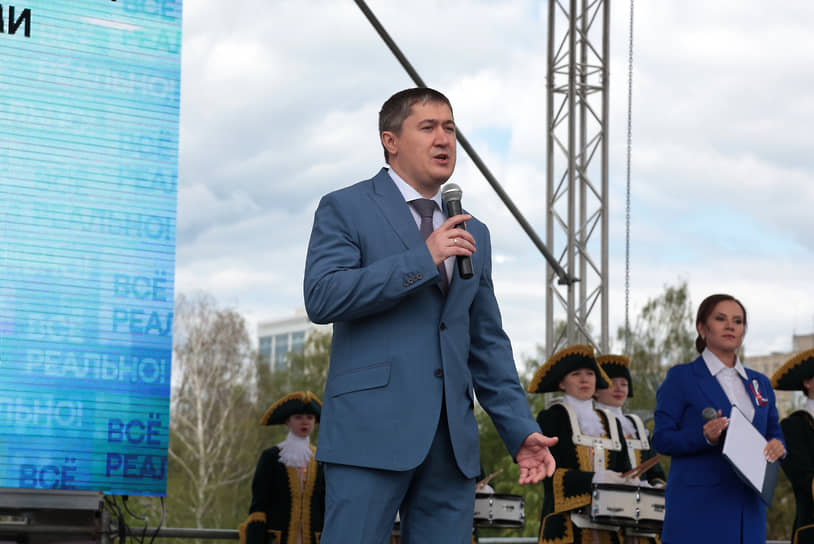 Губернатор Прикамья Дмитрий Махонин поздравляет пермяков с юбилеем города