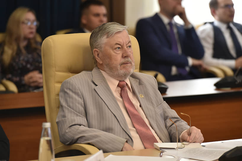 После выхода на пенсию Николай Девяткин еще до 2020 года проработал в краевой общественной палате. Николай Девяткин до сих пор является советником председателя заксобрания Пермского края.