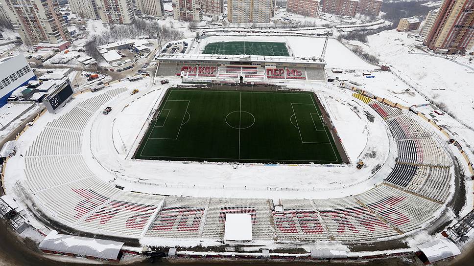 Сегодня на стадионе «Звезда» тренируются три профессиональные команды: «Амкар», «Октан» и «Звезда-2005»