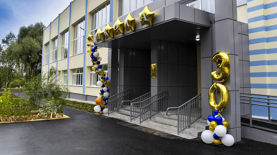 В 2019 году городские власти после капитального ремонта здания открыли новый корпус школы №30 в микрорайоне Вышка II