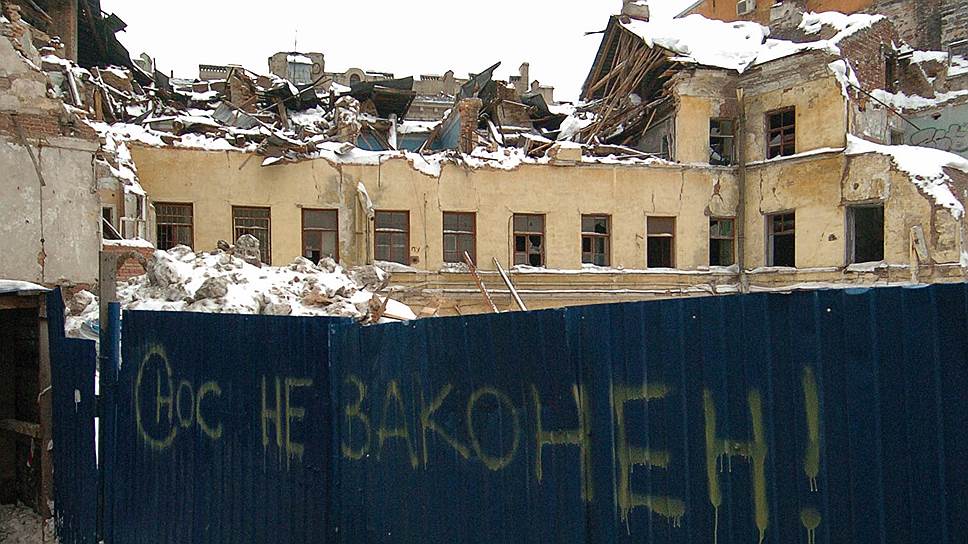 Снос дома Рогова в 2012 году вызвал бурную реакцию общественности и губернатора города. Но инвестор все равно смог выйти сухим из воды