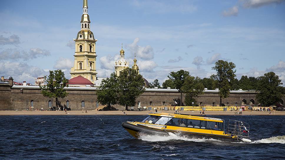 В проекте бюджета Петербурга на 2016 год не предусмотрена субсидия на аквабусы, а потому водное такси может занять нишу этого вида транспорта