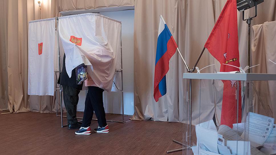 В Петербурге подсчет голосов на выборах в ЗакС продолжался три дня, и за это время партийные проценты на разных территориях успели значительно поменяться