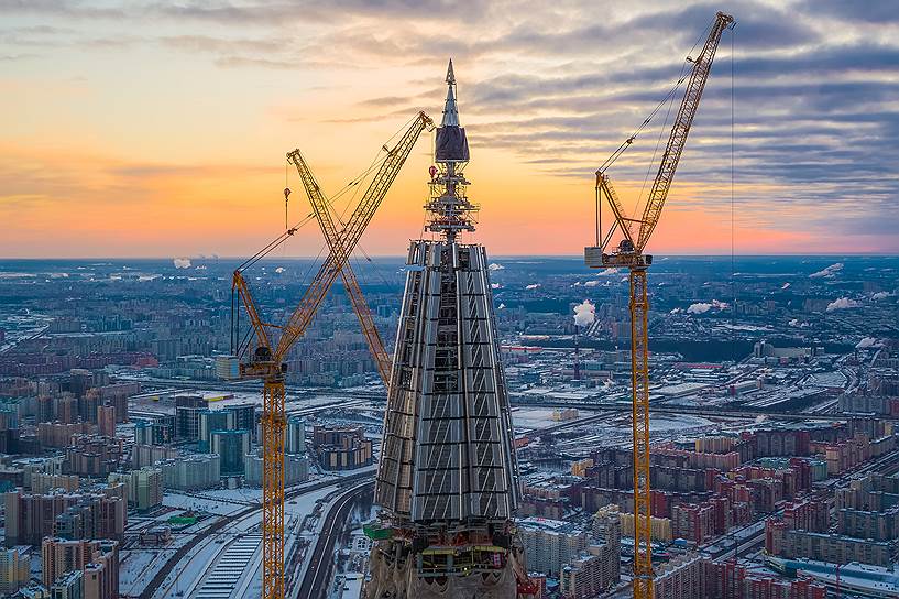 Инвестиции в первый городской небоскреб эксперты оценивали в 80–100 млрд рублей, вложения во вторую очередь проекта будут скромнее: по мнению аналитиков, они составят 12–18 млрд рублей