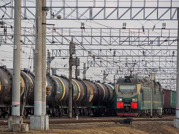 Транзитные перевозки составляют около 60% потока железнодорожного узла Петербурга и Ленобласти, в их составе преобладают уголь, нефтепродукты, щебень, песок, лесные грузы, металлы и сжиженные газы