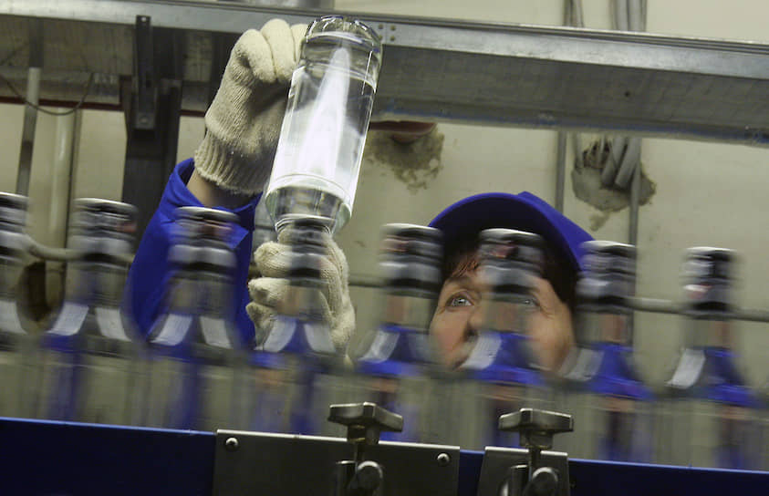Из-за закрытия завода в Кингисеппе производство водки в Ленобласти сократилось в семьдесят раз в первом полугодии 2019 года