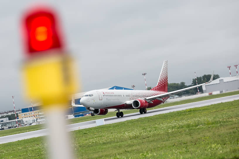 Смольный включил красный свет процессу приватизации блокирующего пакета акций авиакомпании «Россия»