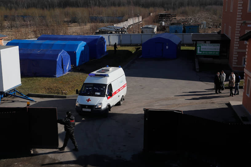 По данным комитета по здравоохранению Ленобласти, на карантине в новосергиевском хостеле находятся 472 человека. Затраты на их содержание взял на себя работодатель, которым является концерн IKEA