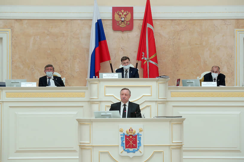 Губернатор Санкт-Петербурга Александр Беглов во время отчетного доклада депутатам ЗакСа об итогах работы правительства в 2019 году