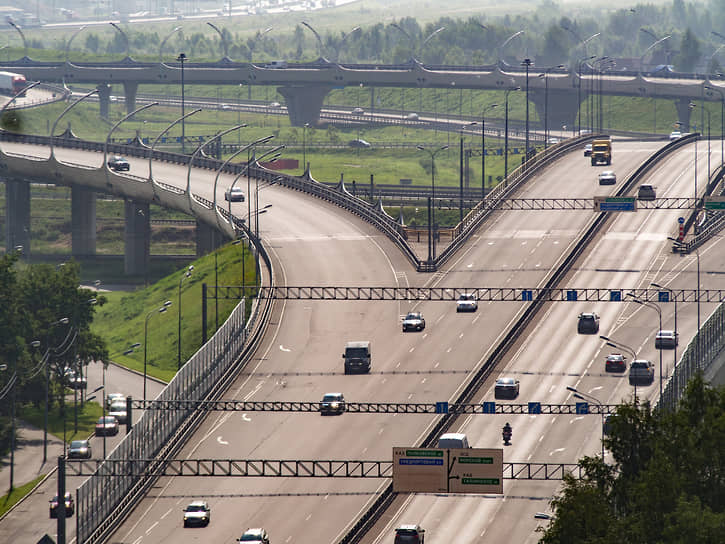 С необходимостью строительства магистрали не согласны некоторые эксперты: по их словам, дорога станет генерировать дополнительный трафик в центр города из Всеволожского района