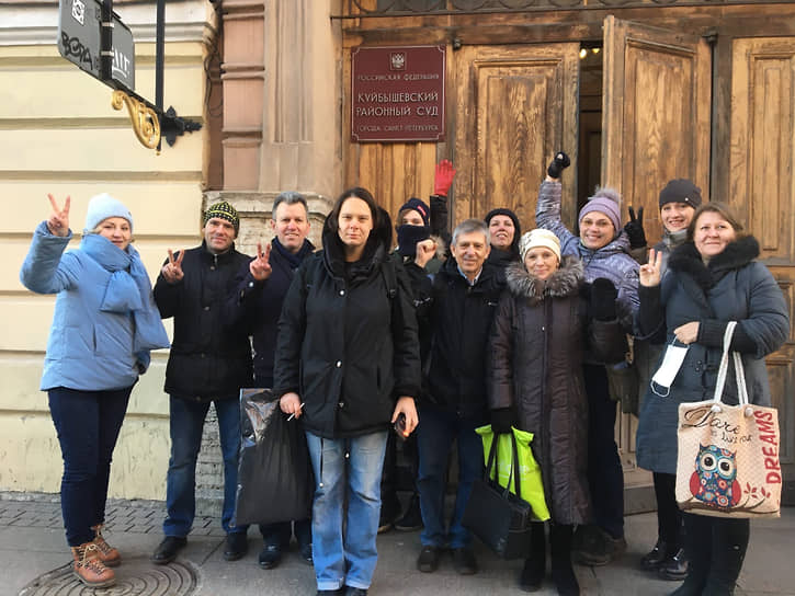 Активисты "За сохранение Муринского парка" после победы в Куйбышевском районном суде