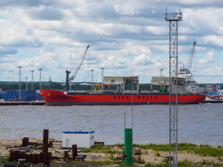 Активное расширение российских портовых мощностей на Северо-Западе, особенно Усть-Луги, началось после требования Кремля по перенаправлению грузов из Прибалтики на российские терминалы