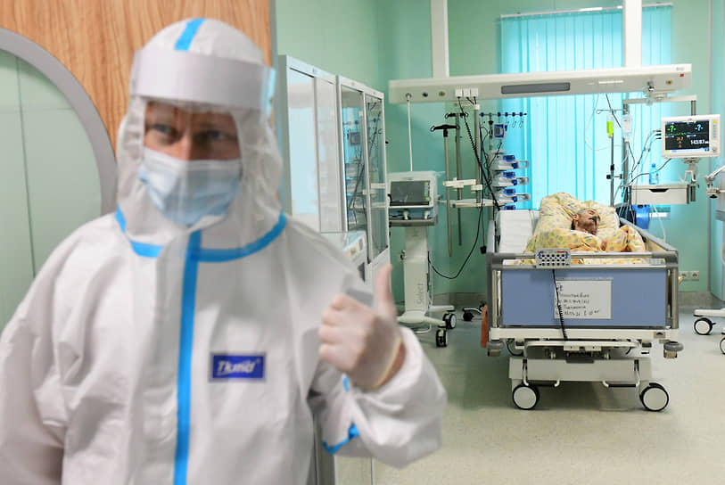 Число пациентов с COVID-19, подлежащих госпитализации, выросло в Петербурге на 27,6% за неделю (по состоянию на 17 мая)