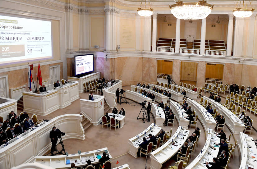 Четыре депутата Петербурга владеют иностранной недвижимостью или имеют ее в пользовании