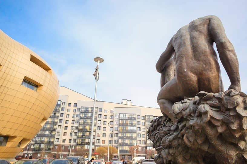 В 2005 году «Балтийская жемчужина» заключила со Смольным договор аренды 205 га земли на инвестиционных условиях в Красносельском районе Санкт-Петербурга
