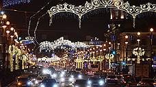 В Петербурге начали отключать новогодние украшения