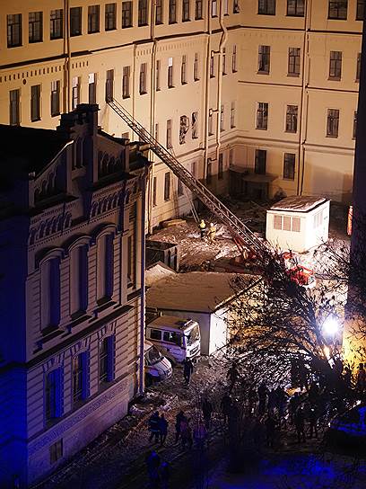 Последствия обрушения крыши одного из корпусов Университета ИТМО на улице Ломоносова