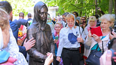 Небесной покровительнице Петербурга открыли памятник на Смоленском кладбище