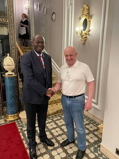 Евгений Пригожин и «господин посол» якобы на саммите Россия—Африка в Санкт-Петербурге
