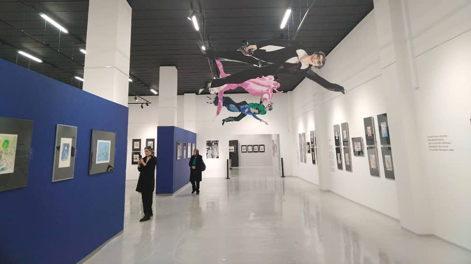 Под единым небом выставка марка шагала. Входные ворота на выставку современного искусства. Под единым небом выставка марка шагала. Китайские выставочные залы. Выставка шедевры мастеров парижской школы.