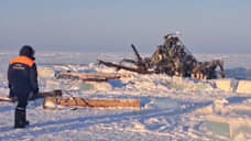 Разбившийся в Карелии вертолет Ми-8 МЧС России подняли со дна Онежского озера
